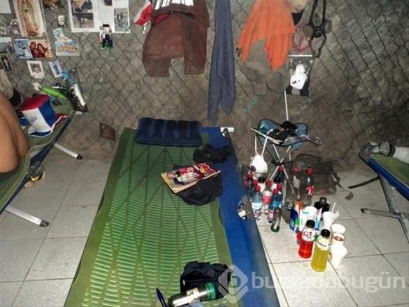 Göçükte mahsur kalan işçi yaşadıklarını fotoğrafladı