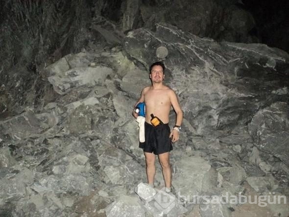 Göçükte mahsur kalan işçi yaşadıklarını fotoğrafladı