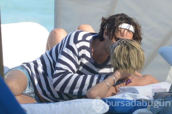 Sharon Stone'dan cesur 60 yaş pozu!