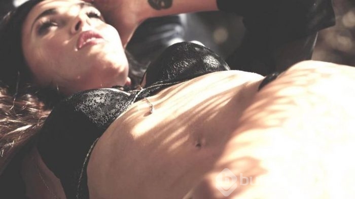 Megan Fox'dan büyüleyici pozlar!