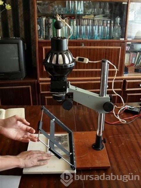 50 yıllık çantanın içinden çıkanlar şaşkına çevirdi 