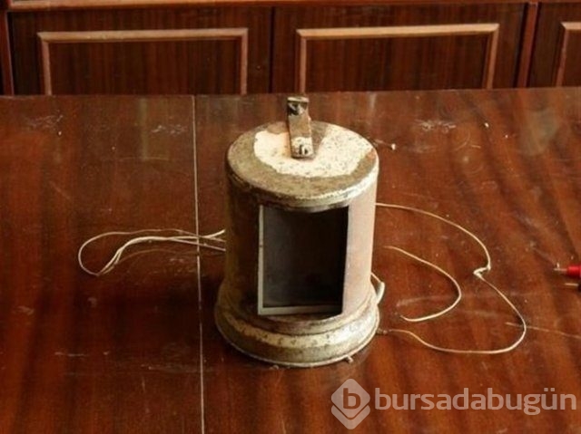 50 yıllık çantanın içinden çıkanlar şaşkına çevirdi 
