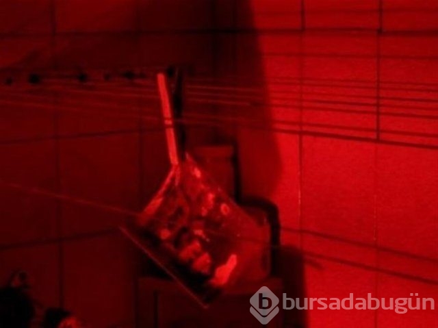 50 yıllık çantanın içinden çıkanlar şaşkına çevirdi 