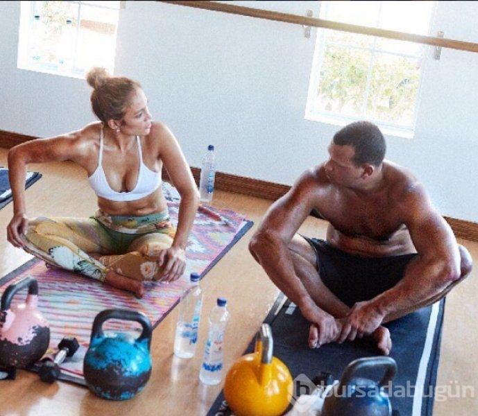 Jennifer Lopez genç kızlara taş çıkarıyor
