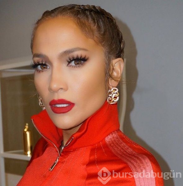 Jennifer Lopez genç kızlara taş çıkarıyor
