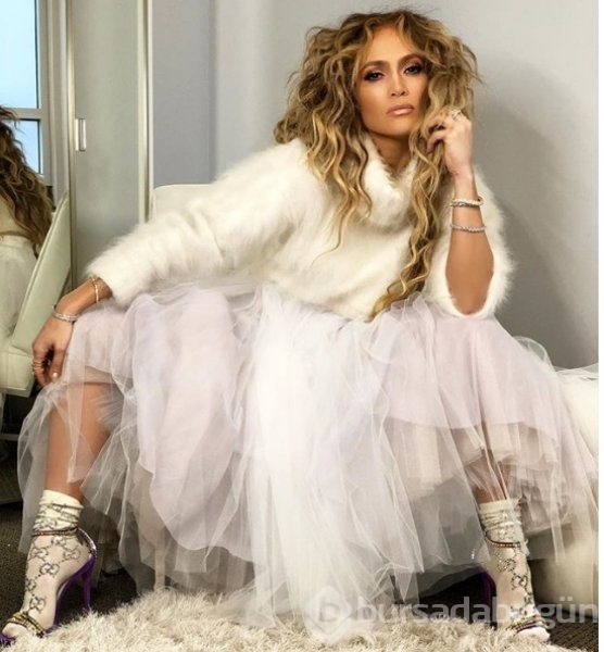 Jennifer Lopez genç kızlara taş çıkarıyor
