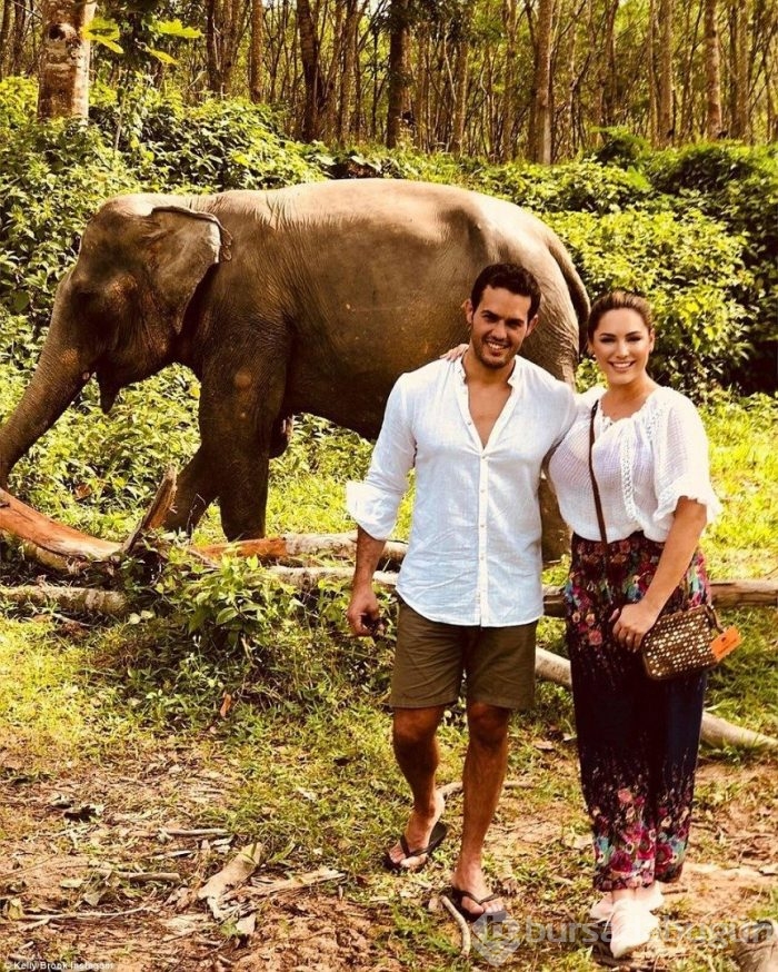 Kelly Brook'un Tayland gezisinden fotoğraflar!