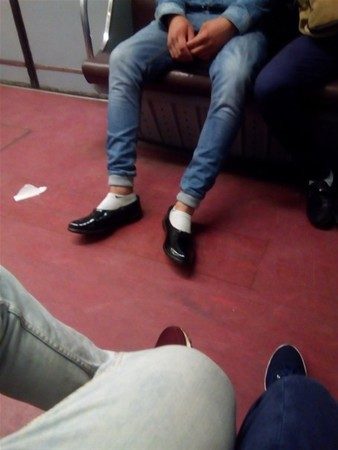 Metroya bu halde bindiler!