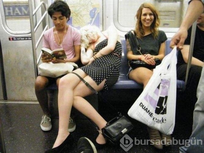 Metroya bu halde bindiler!