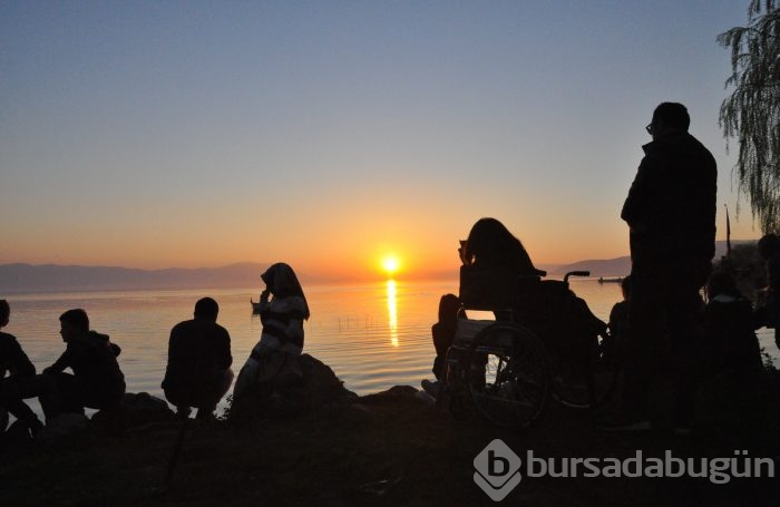 Bursa'da güneşin suya kavuştuğu an büyüledi	