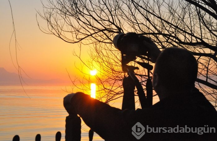 Bursa'da güneşin suya kavuştuğu an büyüledi	