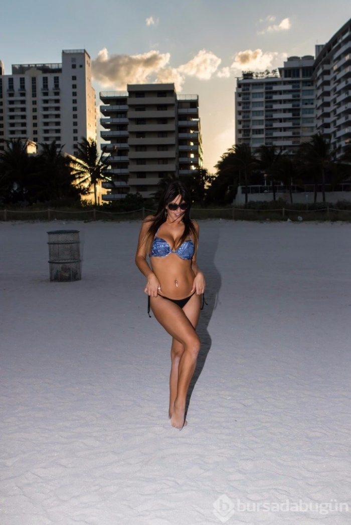 Claudia Romani'den garip hareketler 