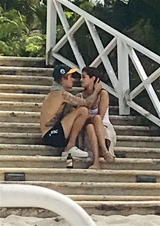 Selena Gomez ile Justin Bieber ayrıldı