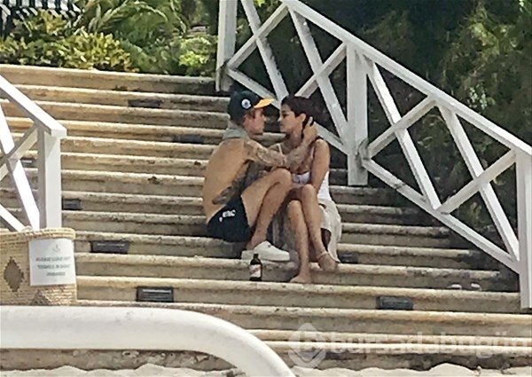 Selena Gomez ile Justin Bieber ayrıldı