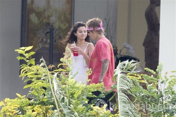 Selena Gomez ile Justin Bieber ayrıldı