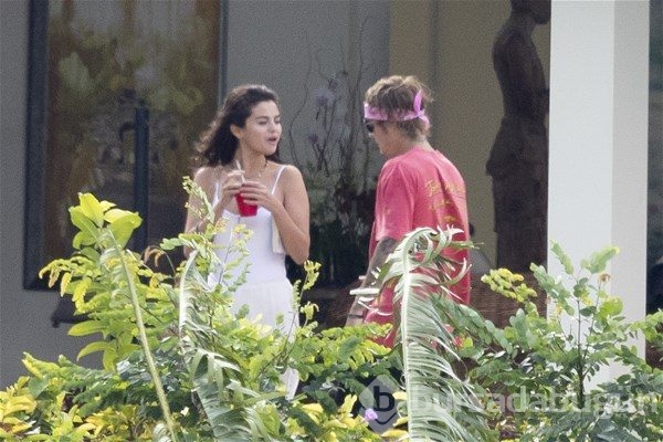Selena Gomez ile Justin Bieber ayrıldı