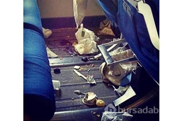 Hosteslerden yolcuları utandıracak paylaşımlar