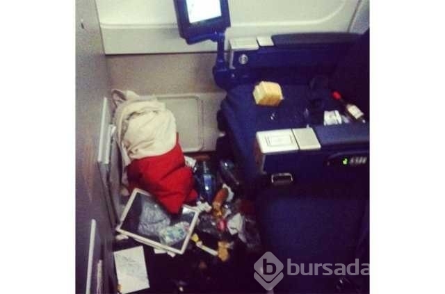 Hosteslerden yolcuları utandıracak paylaşımlar