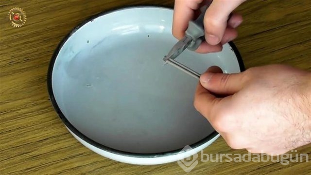 42 bin kibritten yaptığı küreyi ateşe verdi!
