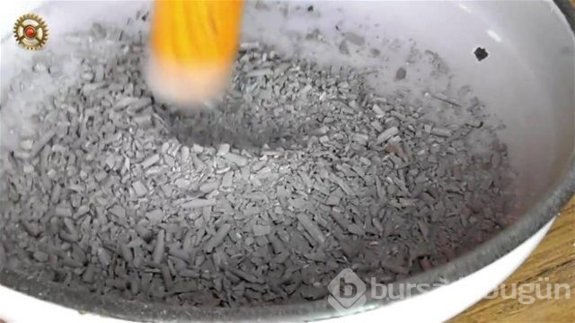 42 bin kibritten yaptığı küreyi ateşe verdi!
