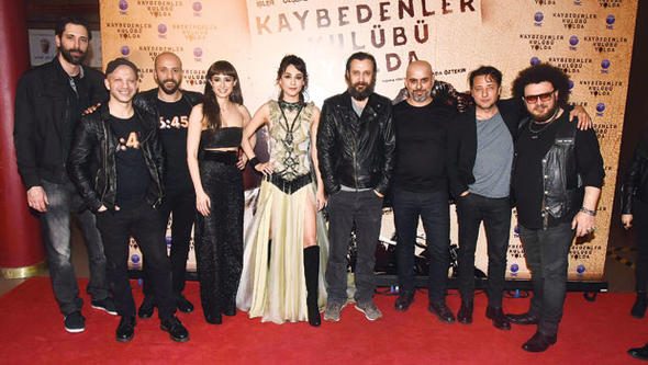 'Yolda' filmi'nin galasında şıklık yarışı