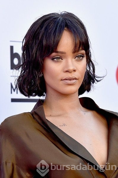 Dünden bugüne Rihanna'nın iddialı saçları! 