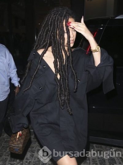 Dünden bugüne Rihanna'nın iddialı saçları! 