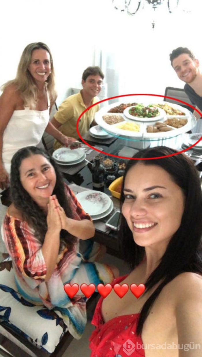 Adriana, Metin'i ailesiyle tanıştırdı! O tanışmada neler yaşandı! 