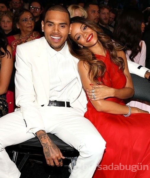 Rihanna'dan Snapchat'e büyük tepki! 