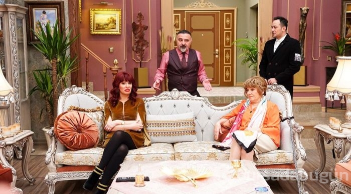 Ofis arkadaşlarını kıskanan Yaşar, neler yapacak? (Jet Sosyete 5. bölüm özeti)