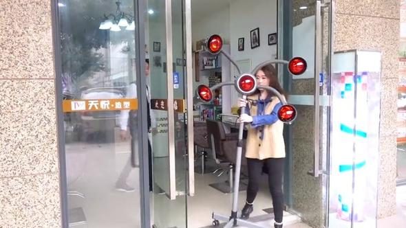 Sosyal medya fenomeni ofiste öyle bir şey yaptı ki! 
