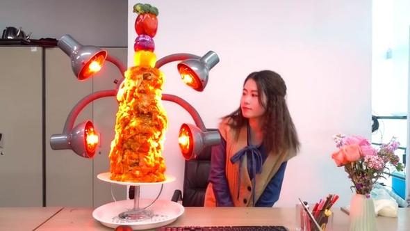 Sosyal medya fenomeni ofiste öyle bir şey yaptı ki! 
