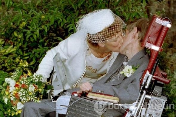 İşte Hawking'in film gibi aşk hayatı! 