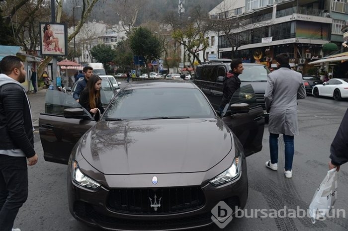 Ünlüler ve dudak uçuklatan otomobilleri! 