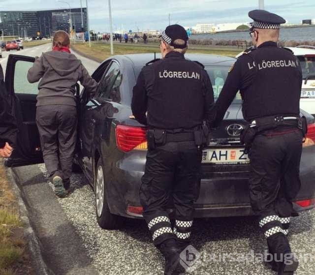 Dünyanın en huzurlu ülkesi İzlanda'nın polisleri sosyal medyada fenomen oldu! 