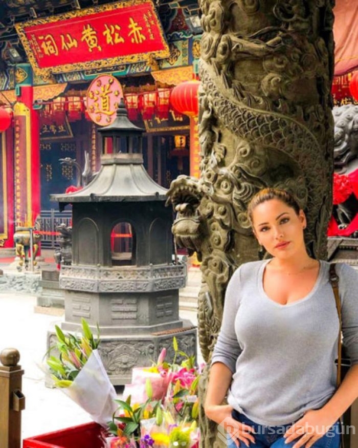 Kelly Brook Bodrum'dan İzlanda'ya dört bir yanı turladı!