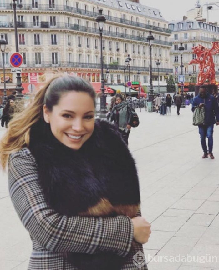 Kelly Brook Bodrum'dan İzlanda'ya dört bir yanı turladı!