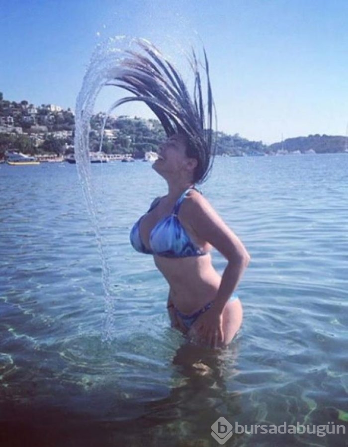 Kelly Brook Bodrum'dan İzlanda'ya dört bir yanı turladı!
