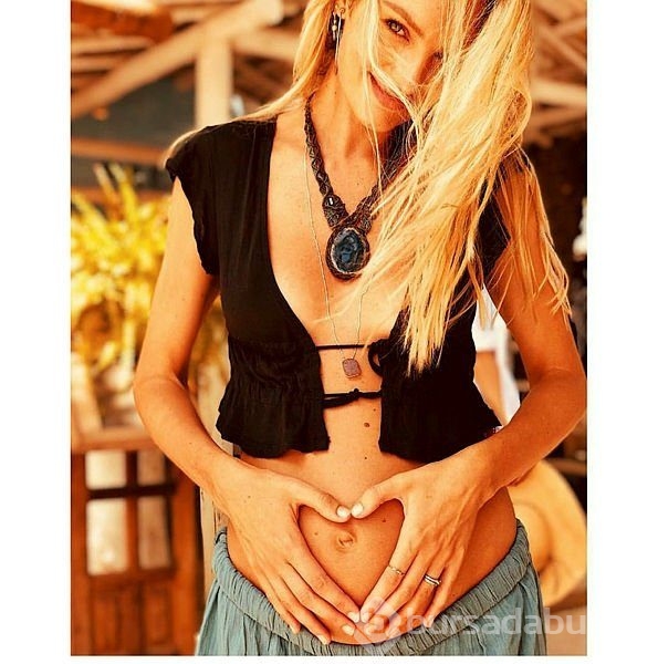 Candice Swanepoel insagram paylaşımlarından servet kazanıyor!
