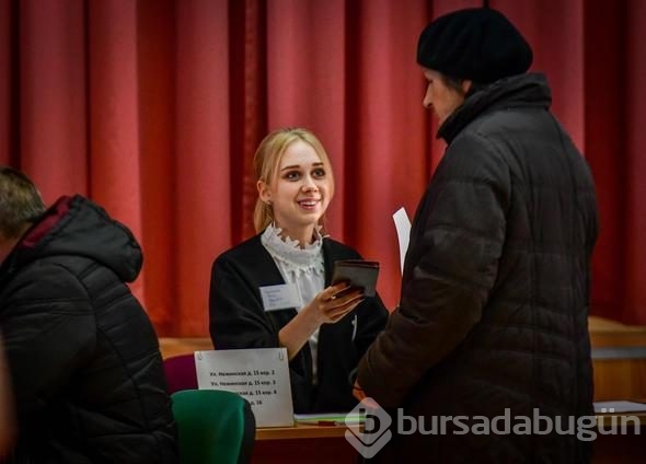 Rusya'daki seçimlerden çok ilginç kareler....
