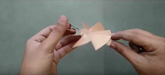 Pet şişeden yaptığı şeyle pes dedirtti!