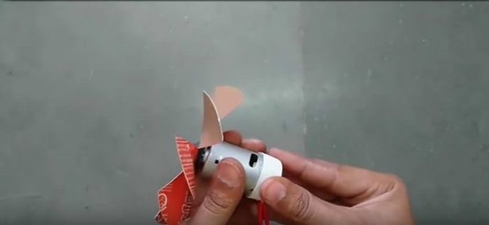 Pet şişeden yaptığı şeyle pes dedirtti!