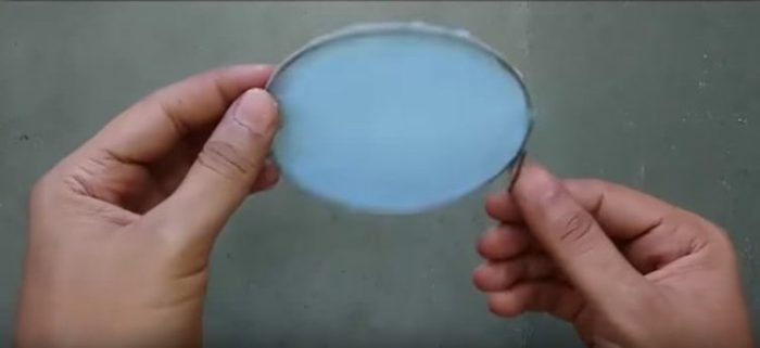 Pet şişeden yaptığı şeyle pes dedirtti!