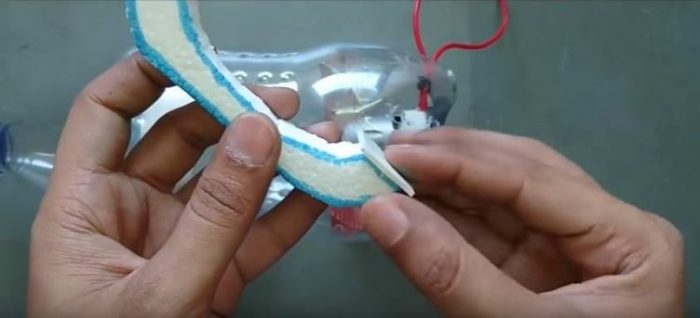 Pet şişeden yaptığı şeyle pes dedirtti!