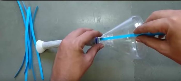 Pet şişeden yaptığı şeyle pes dedirtti!