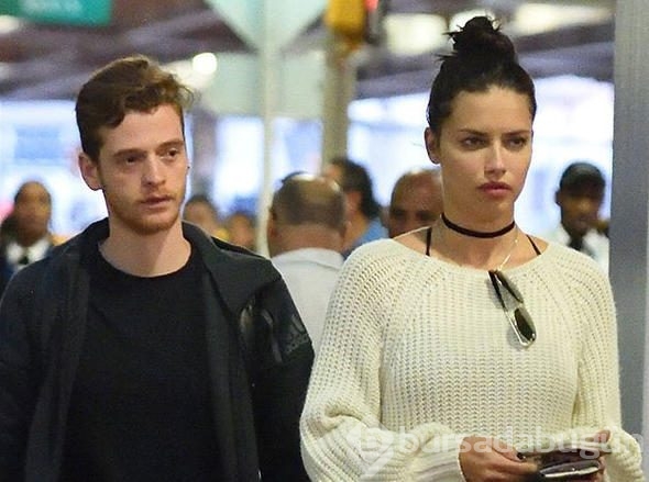 Adriana Lima: Sen benim kralımsın! 