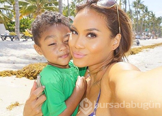 Podolski, Daphne Joy ile sözleşme imzaladı