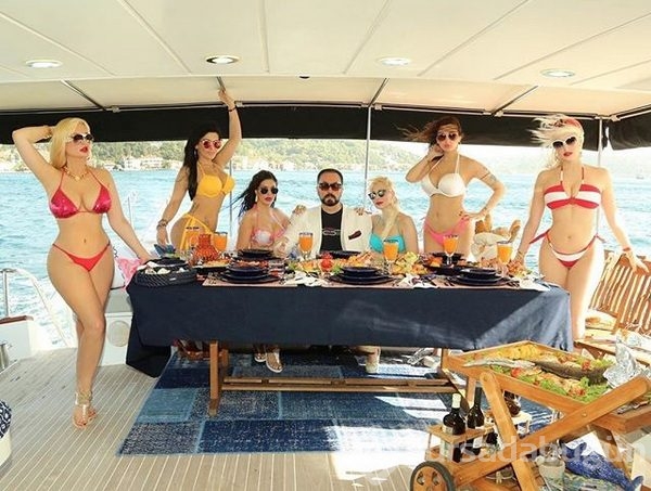 Kedicikler birbirine düştü! Tülay Kumaşçı'dan 'ajan' iddiası