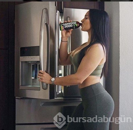 Vücuduyla şaşırtıyor!