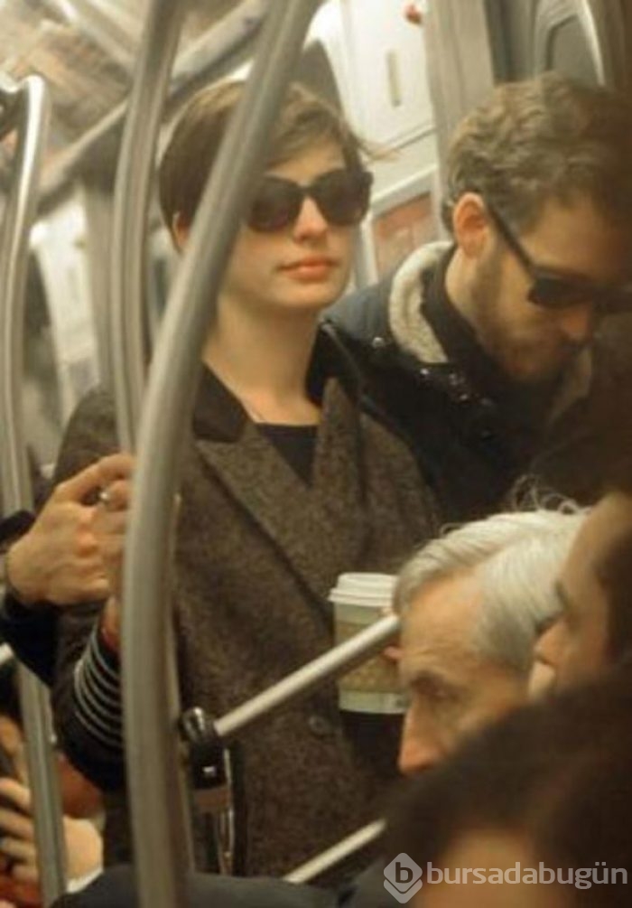 Ünlüler metroya bindi ve sonra...